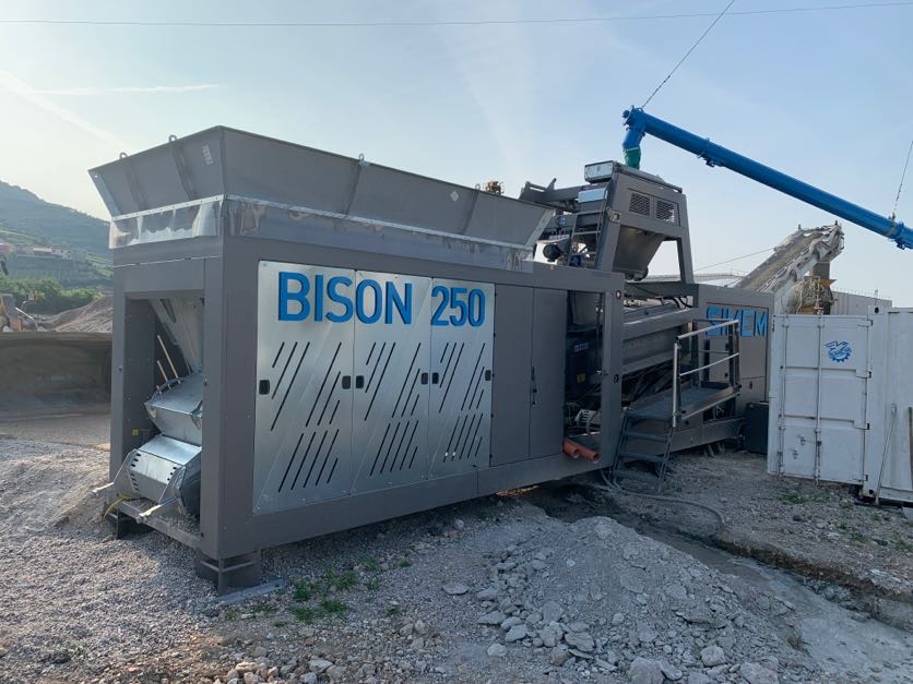 Simem super mobile batching plant Bison